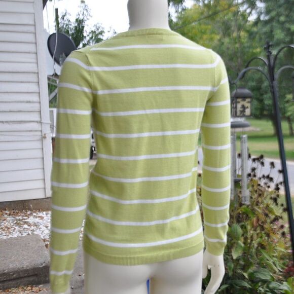 2/$10 Joe Fresh V-Neck Sweater 100 percent coton MUST BUNDLE FOR THIS PRICE - Picture 3 of 4